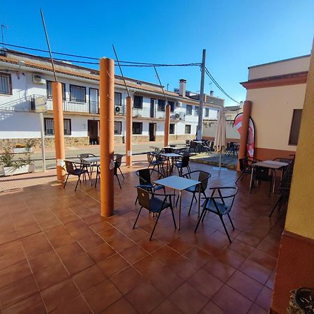 H Helechosa Hotel Bagian luar foto