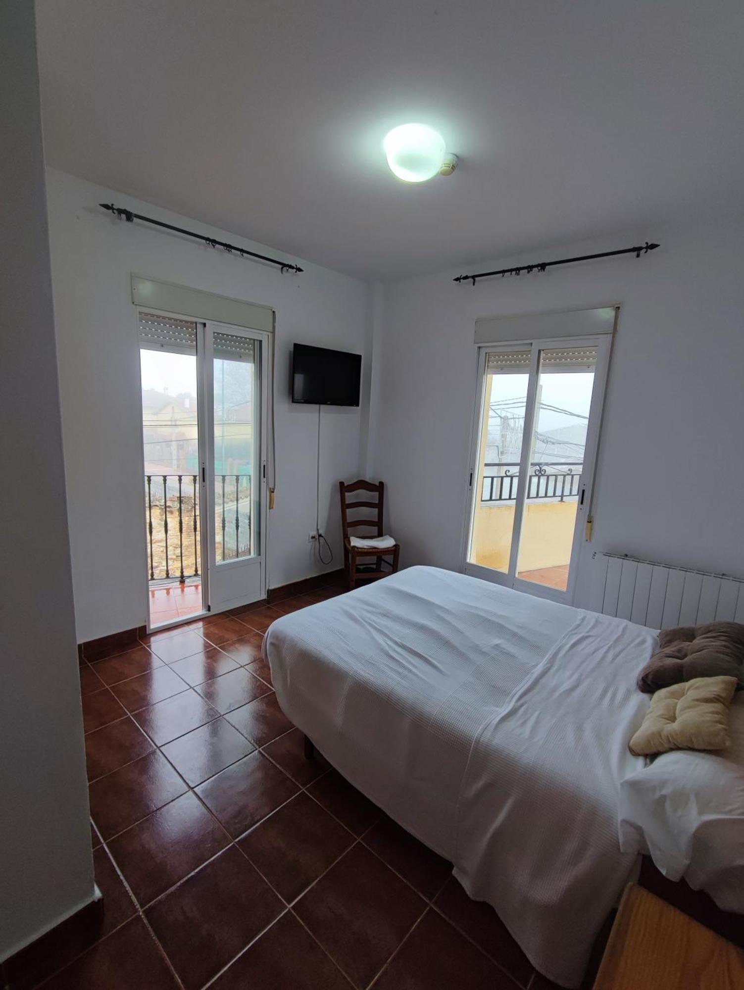 H Helechosa Hotel Bagian luar foto