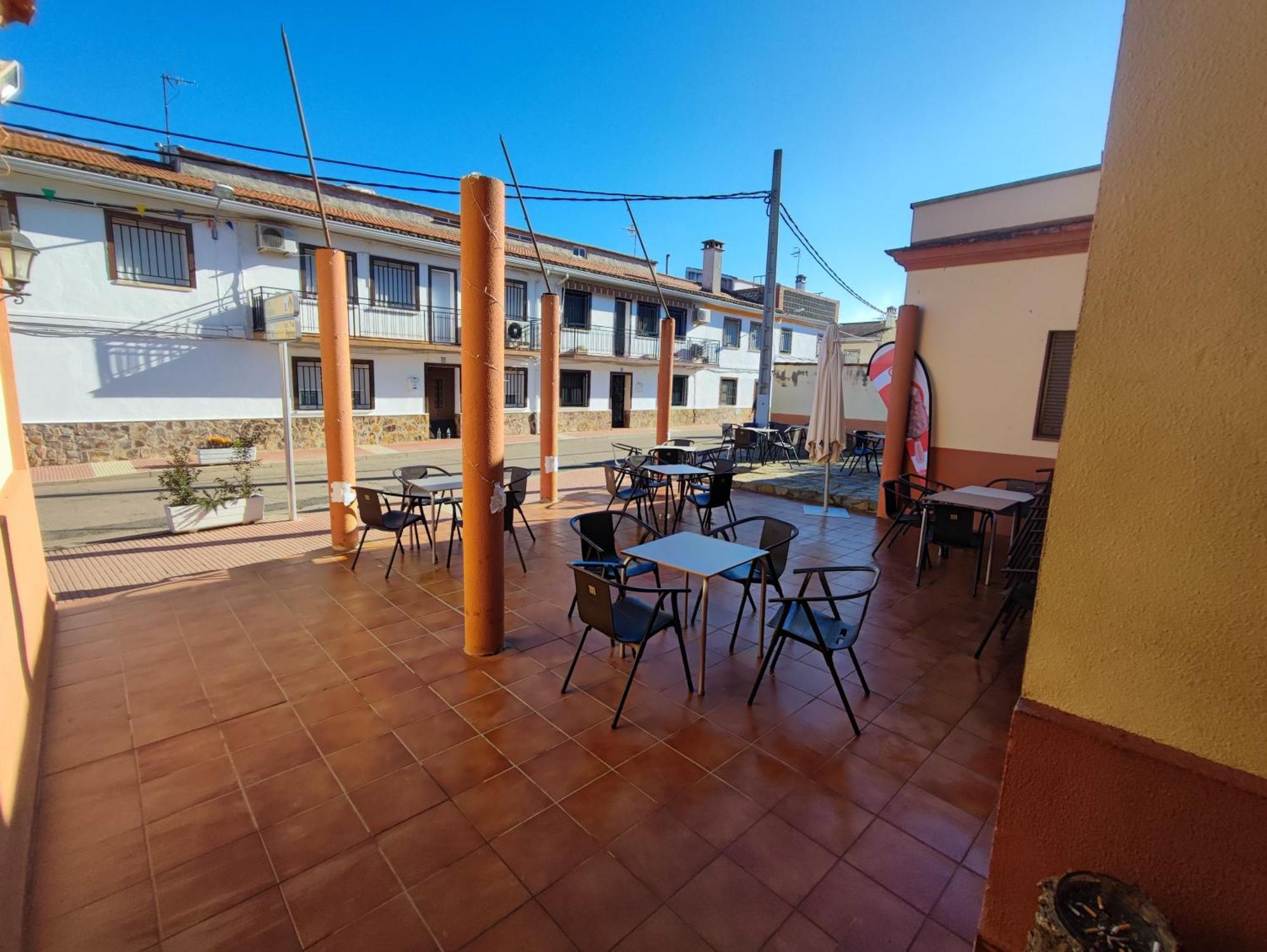 H Helechosa Hotel Bagian luar foto